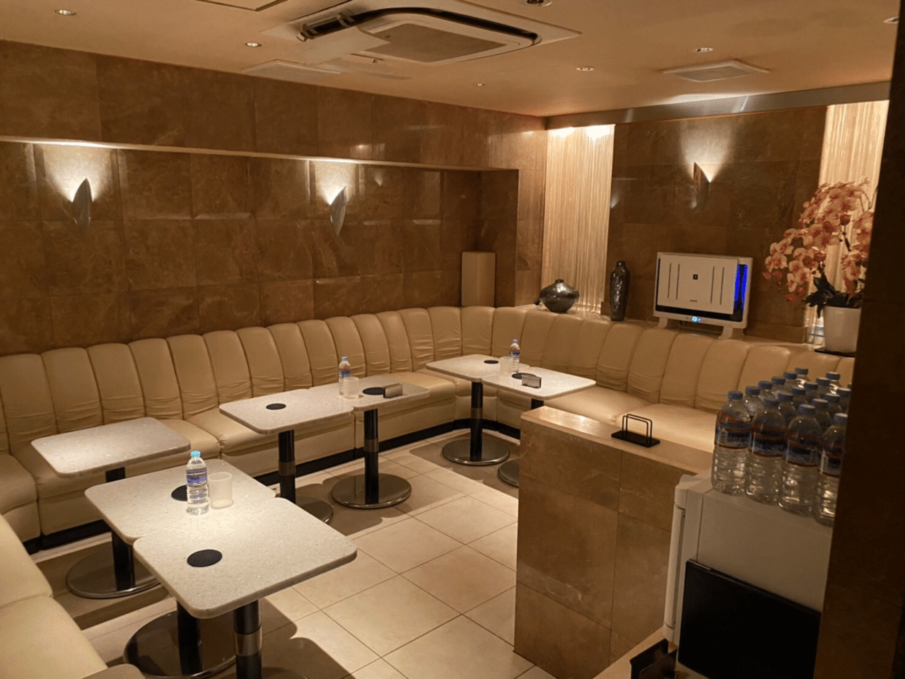 店内 2